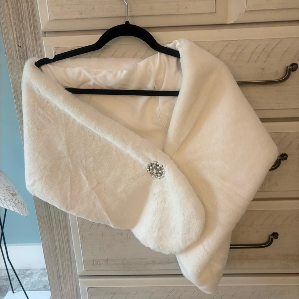 White Faux Fur Bridal Shawl with Rhinestone Brooch